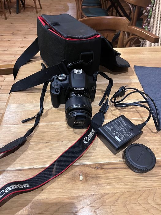 Продавам Canon EOS 2000D + 18-55mm китов обектив