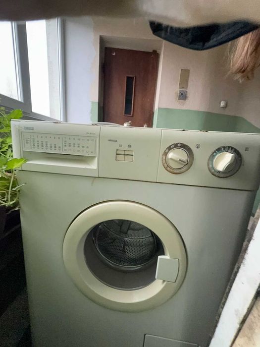 Пералня Zanussi без горен капак