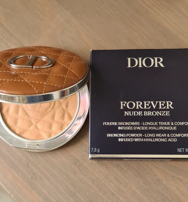 Продавам пудра на Dior- Forever Nude Bronze 02. Light Matte