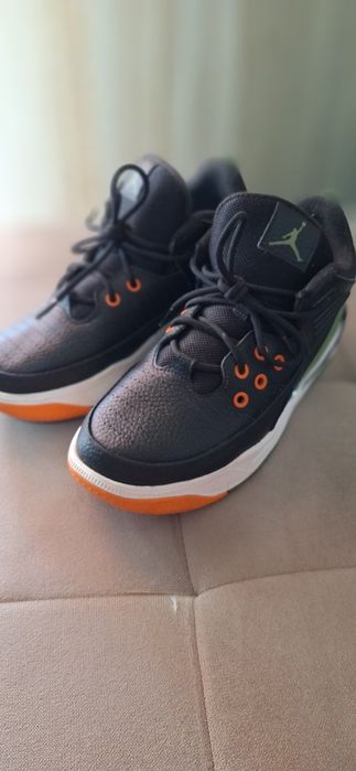 Adidasi Jordan Max AURA 5 (GS)