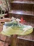 Vand off-white odsy purtati