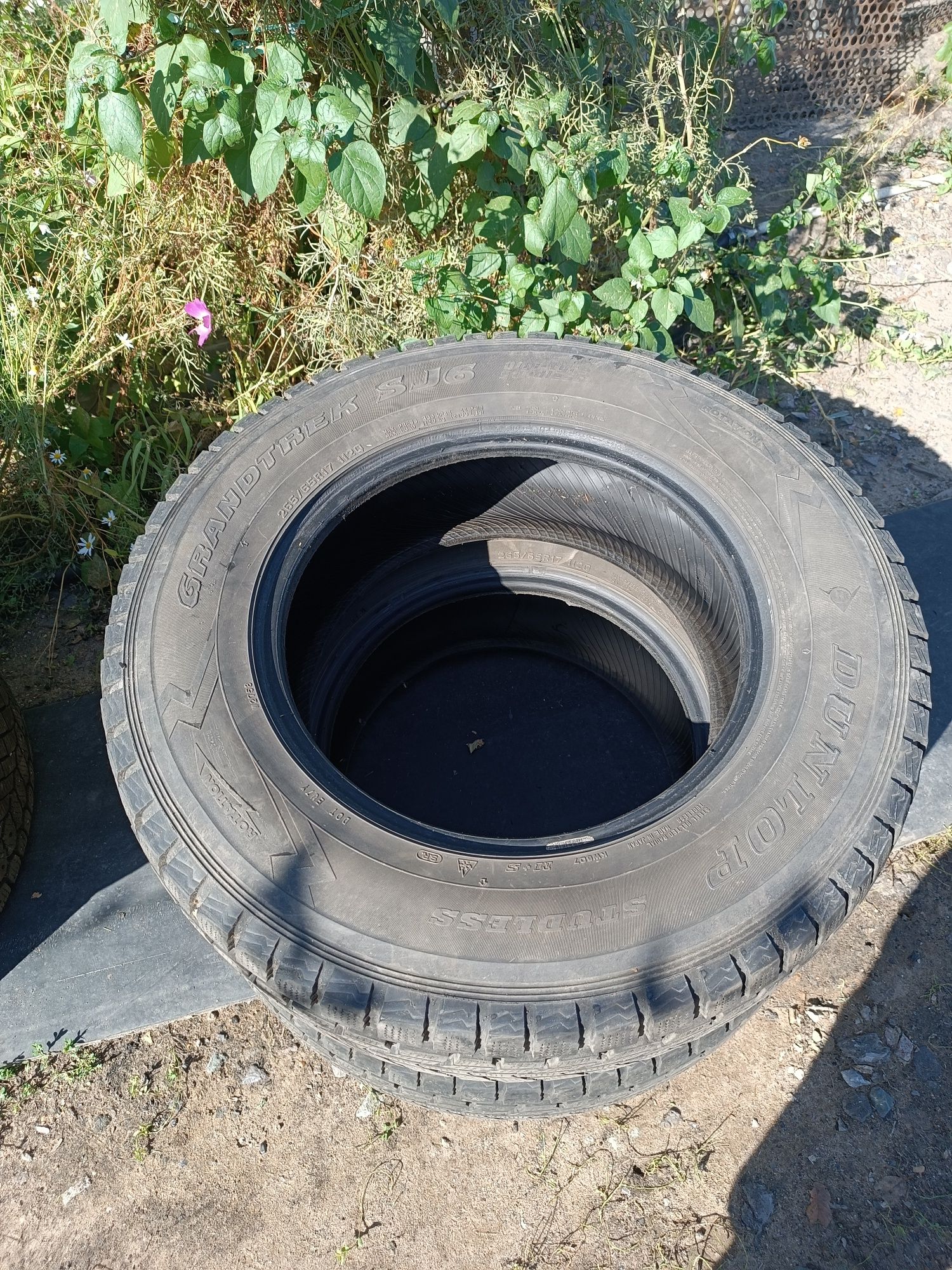 Продам резину шины бу 265/65 R 17.  За 25000т за шт.