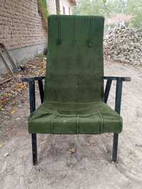 Отличный стул. Старинный дизайн