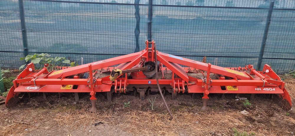 Grapa Rotativa Freza Kuhn Hr4504D