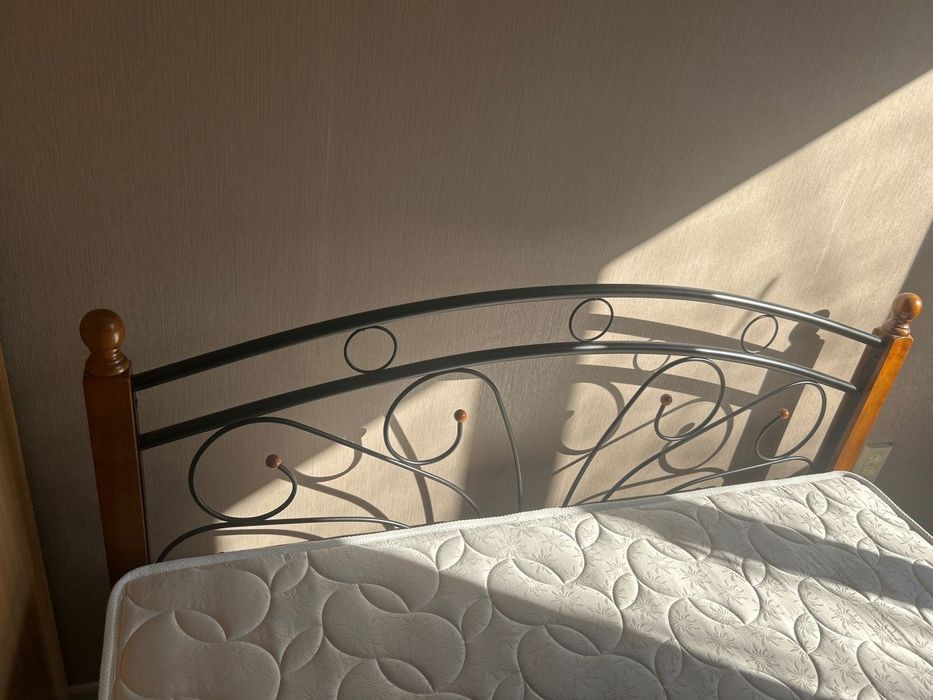 Кровать двухспальная