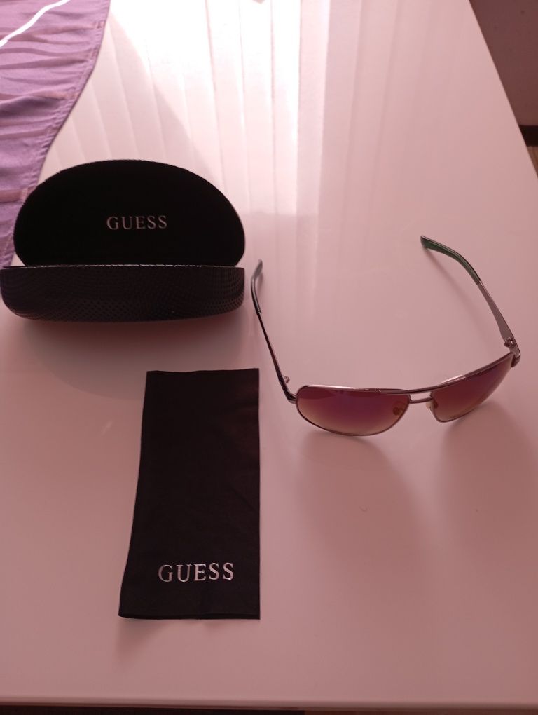 Мъжки слънчеви очила GUESS