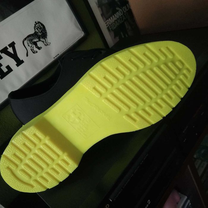 DR. MARTENS NEON AJAX 1461 черни кожени обувки, номер 41, UK 7