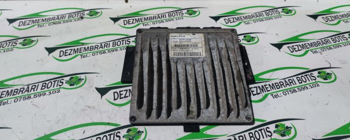 Calculator motor ECU /523 8200513058 Dacia Logan prima generatie