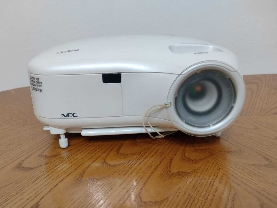 Videoproiector Nec LT 280, super avantajos, bonus suport tavan