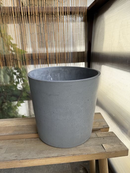 Ghiveci ceramica si plastic