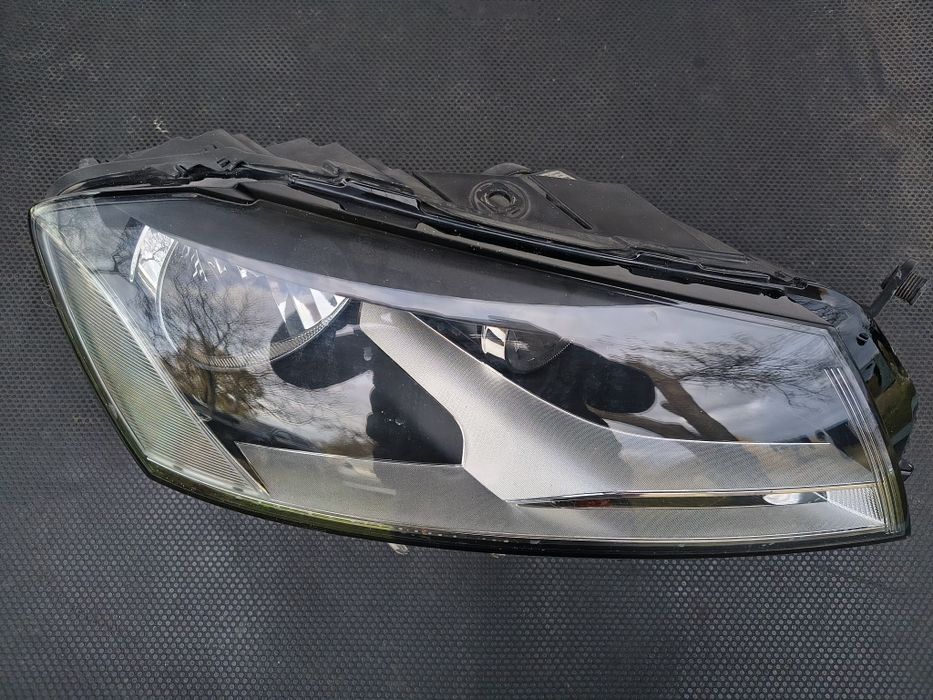 Faruri stângă/dreapta VW Passat b7