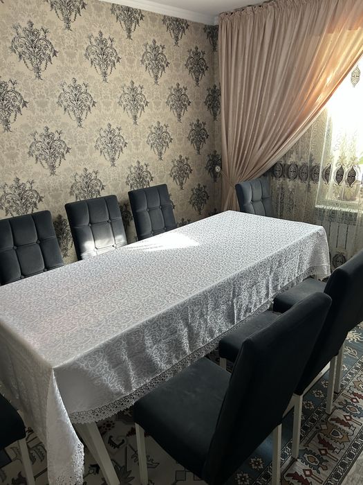 Стол с стульями б/у