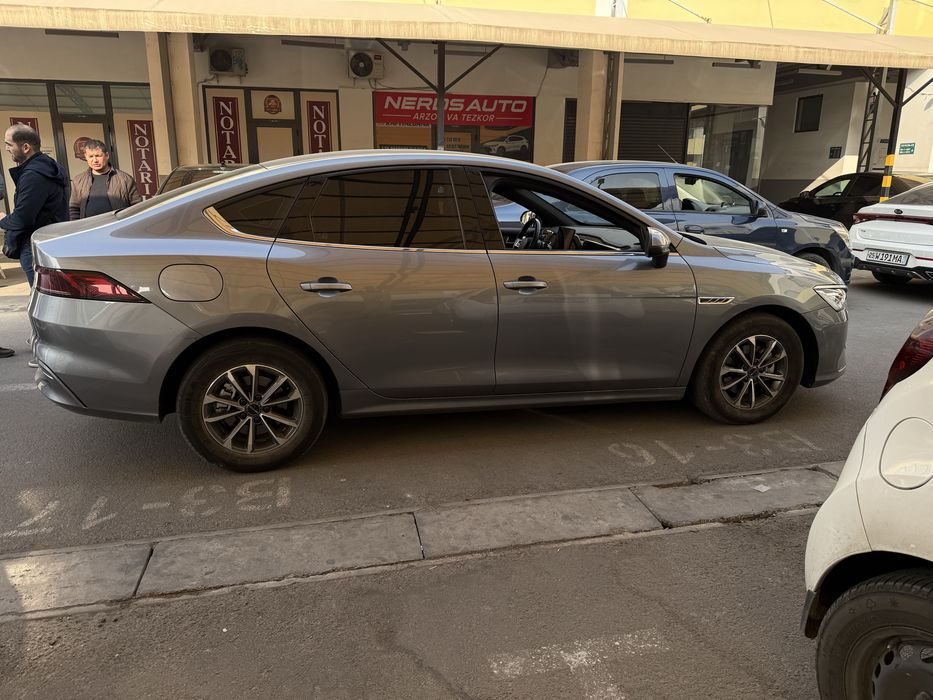 BYD Qin plus gibrit kraskasi kapot krilo