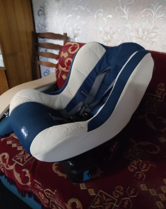 Автокресло с рождения до трёх лет.