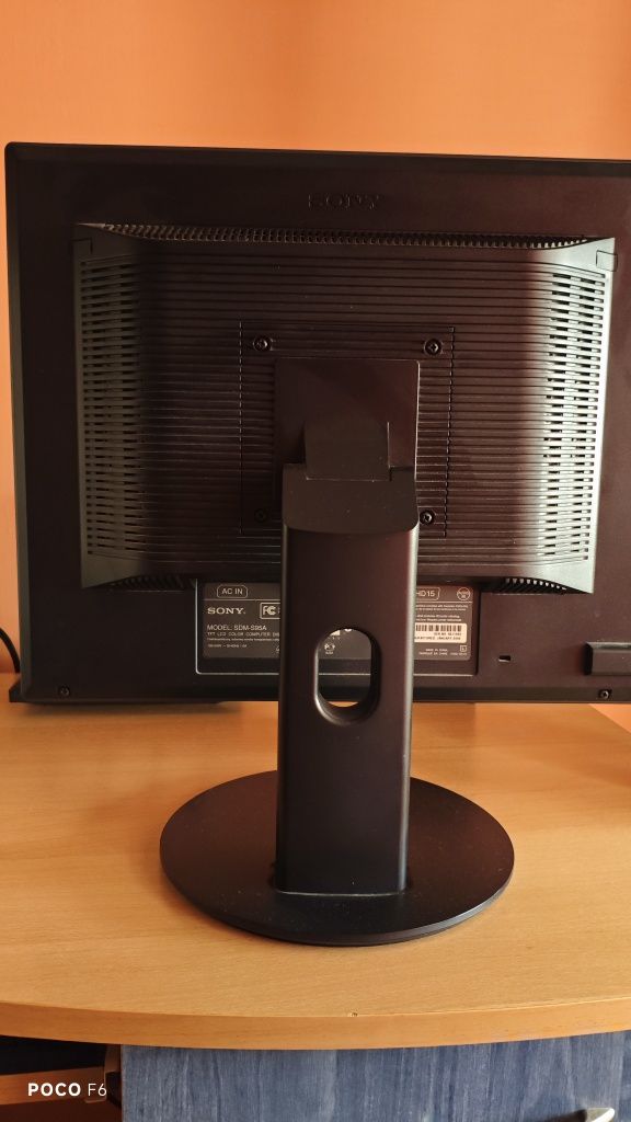 продавам монитор Sony