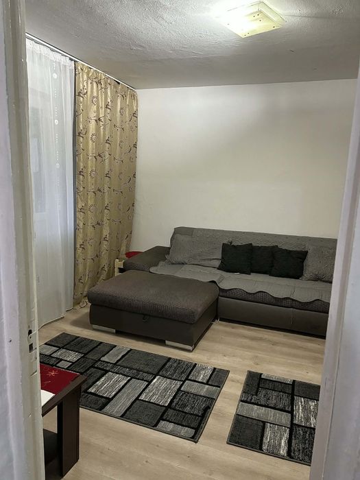 Apartament cu două camere de închiriat