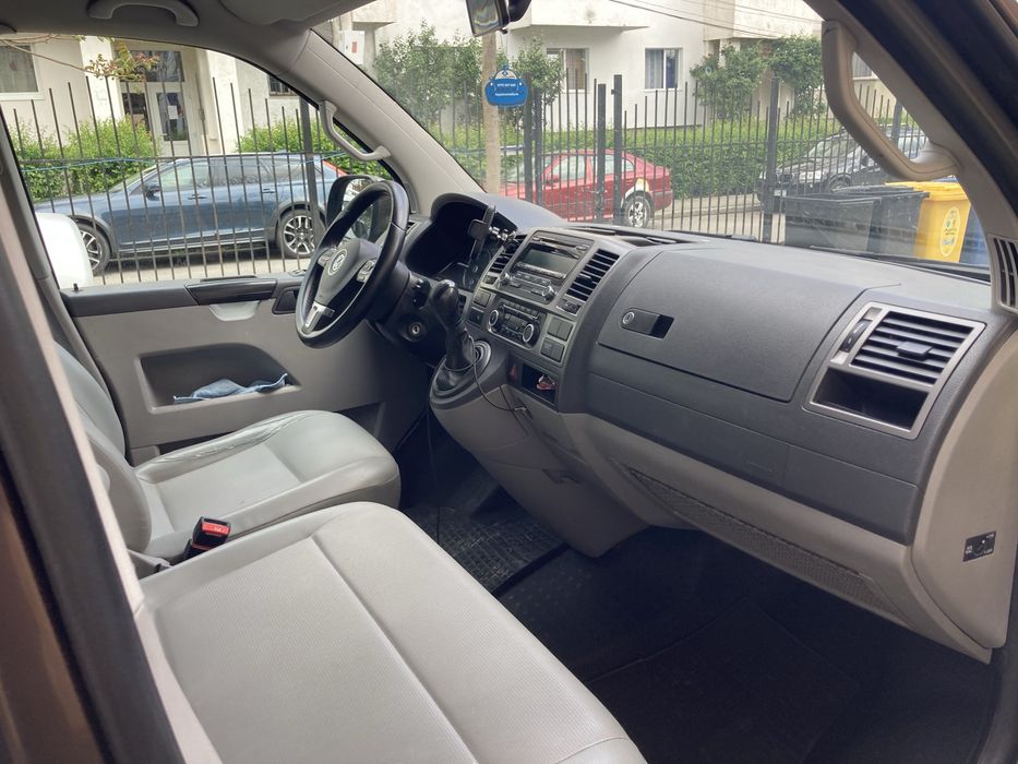 Închriez microbuz 8+1 in regim rent a car cu sau fara sofer