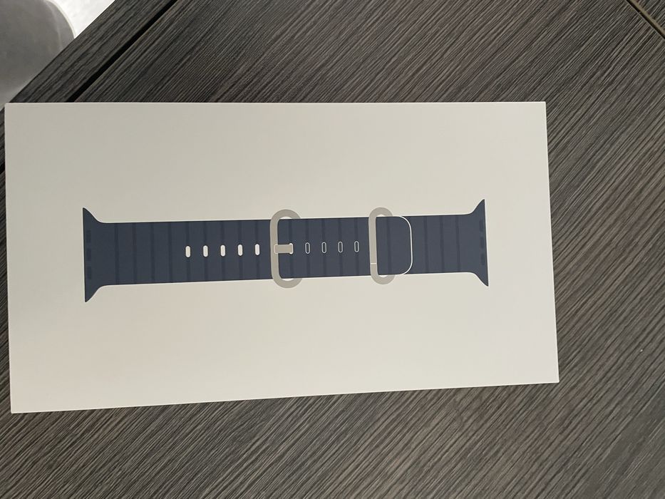 Продавам чисто нова каишка  Blue Ocean Band за Apple watch 3