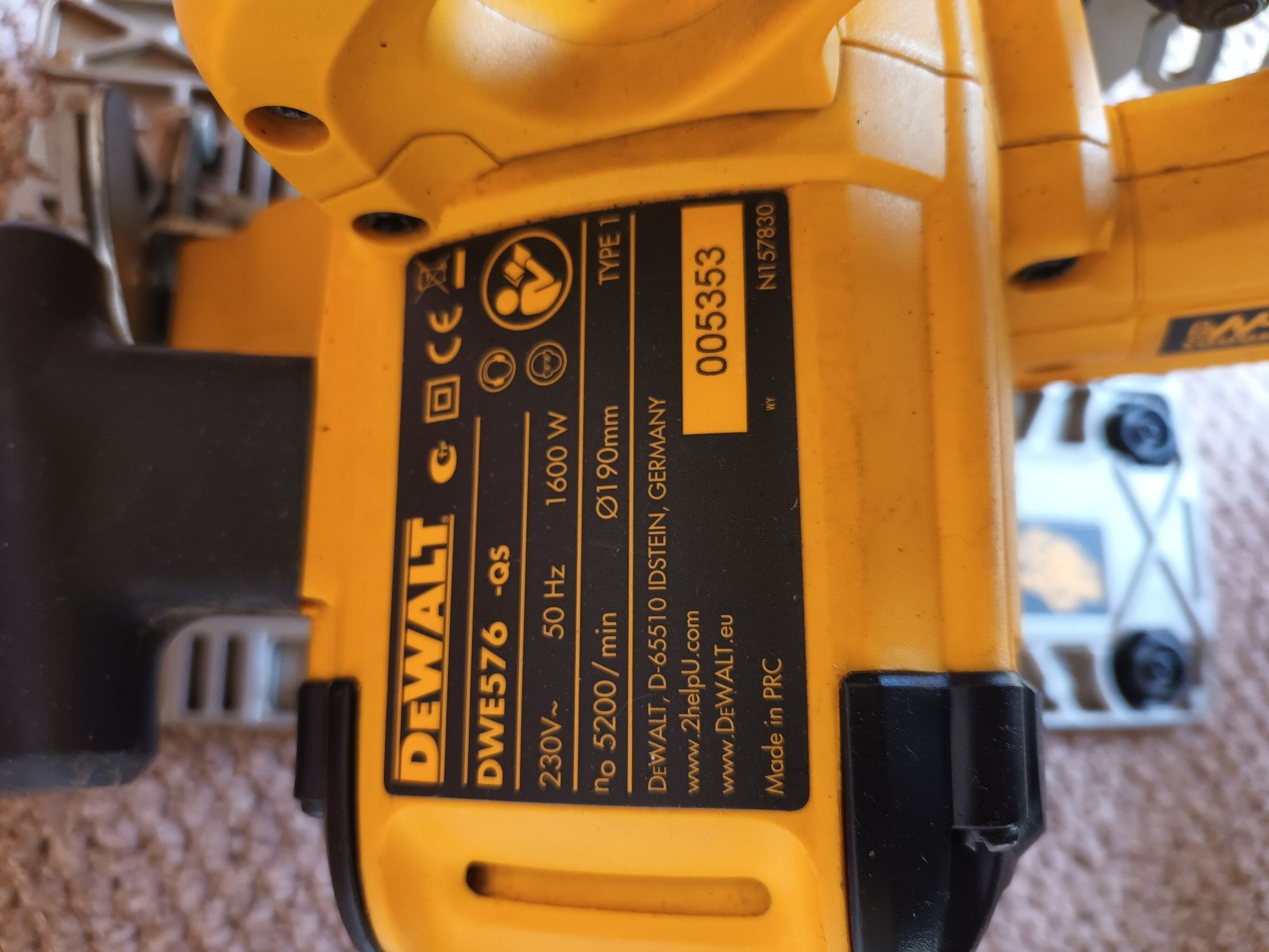 Circular dewalt 1600w