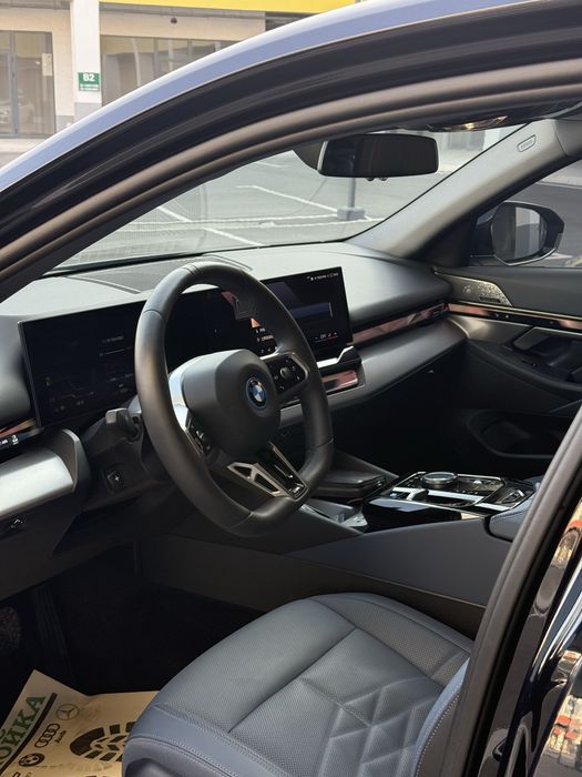 BMW i5 35L v nalichii