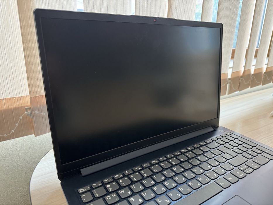 Лаптоп Lenovo Ideapad 1 с Windows 11