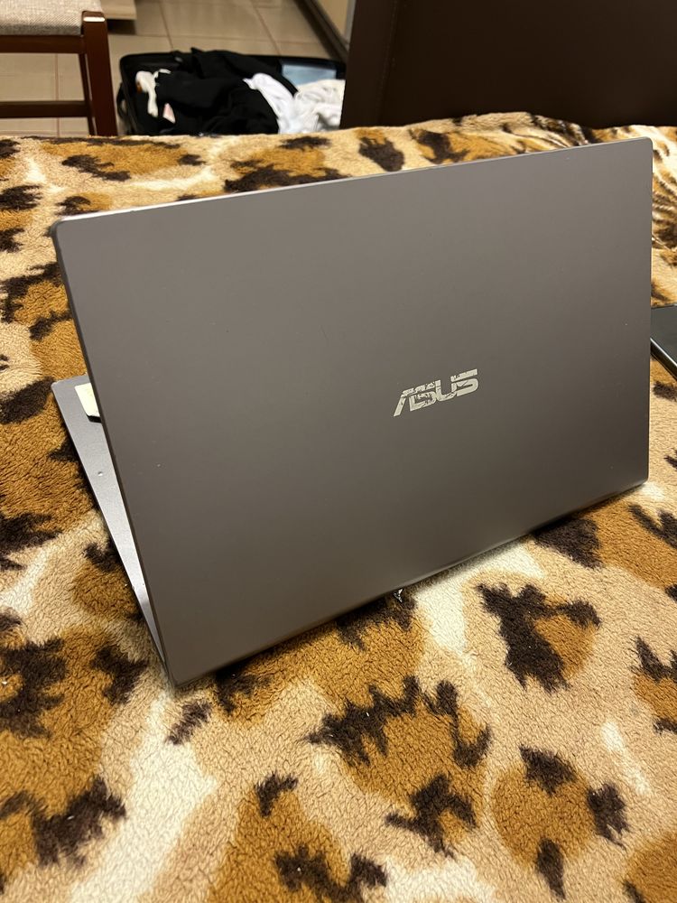 Laptop ASUS X515EA,procesor Intel I5-1135g7,placa video Intel Iris Xe