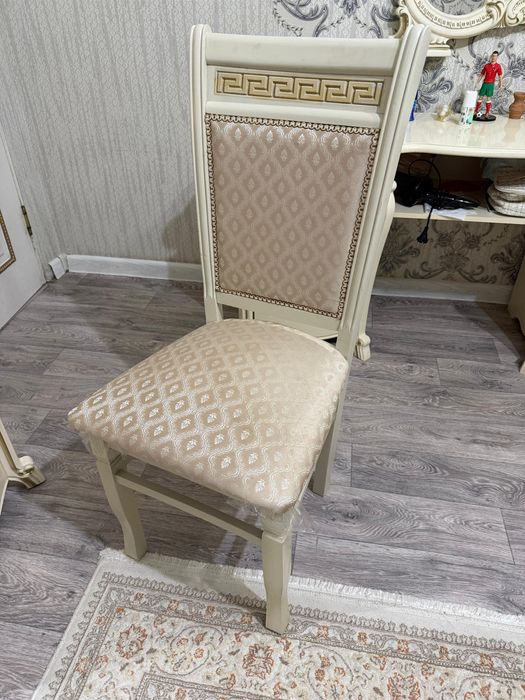 Стулья для гостинной