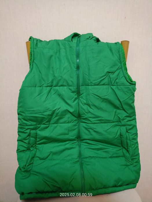 Безрукавка новая