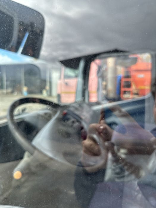 Ofertă camioane si remorci