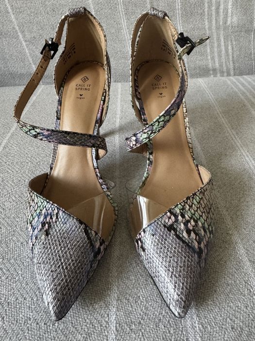 Босоножки на каблуке Канадский бренд Call it spring