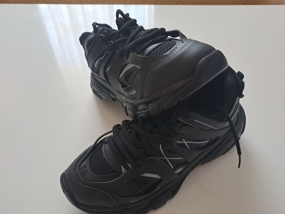 Balenciaga track