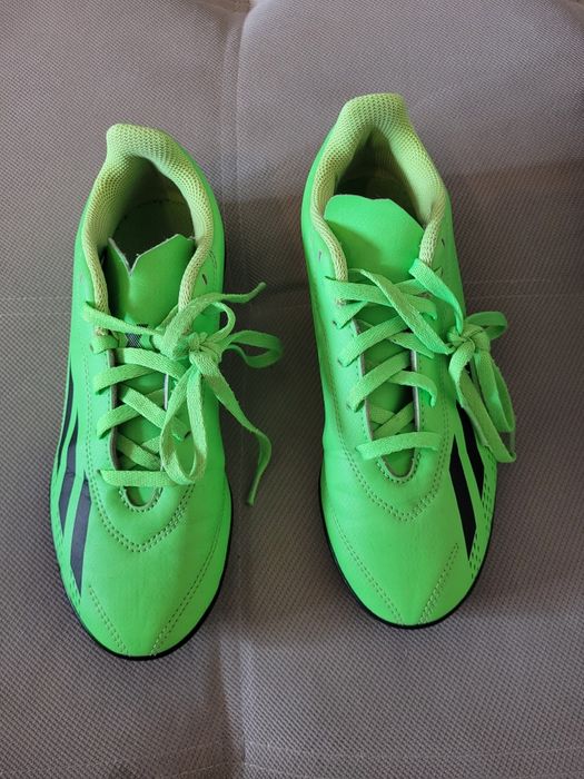 Детски футболни обувки