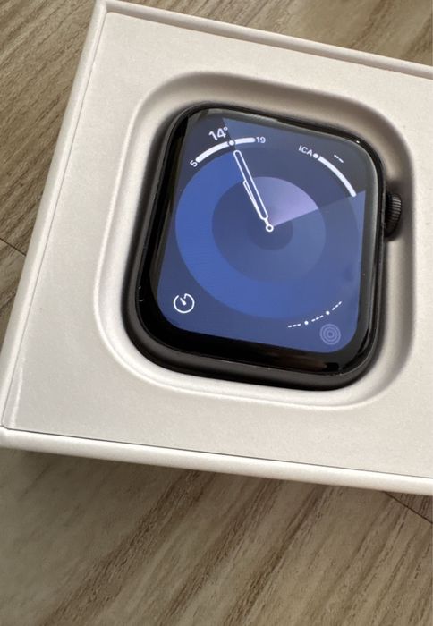 Apple Watch SE  44 mm