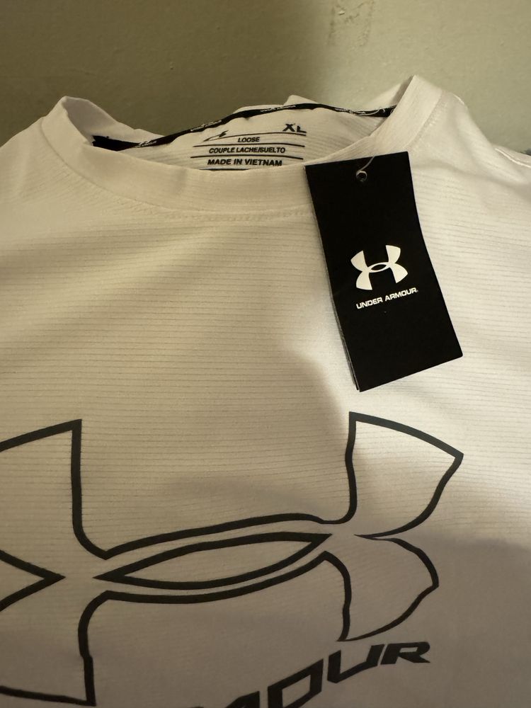 Тениска under armour