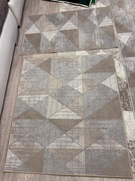 Светлый комплект ковров