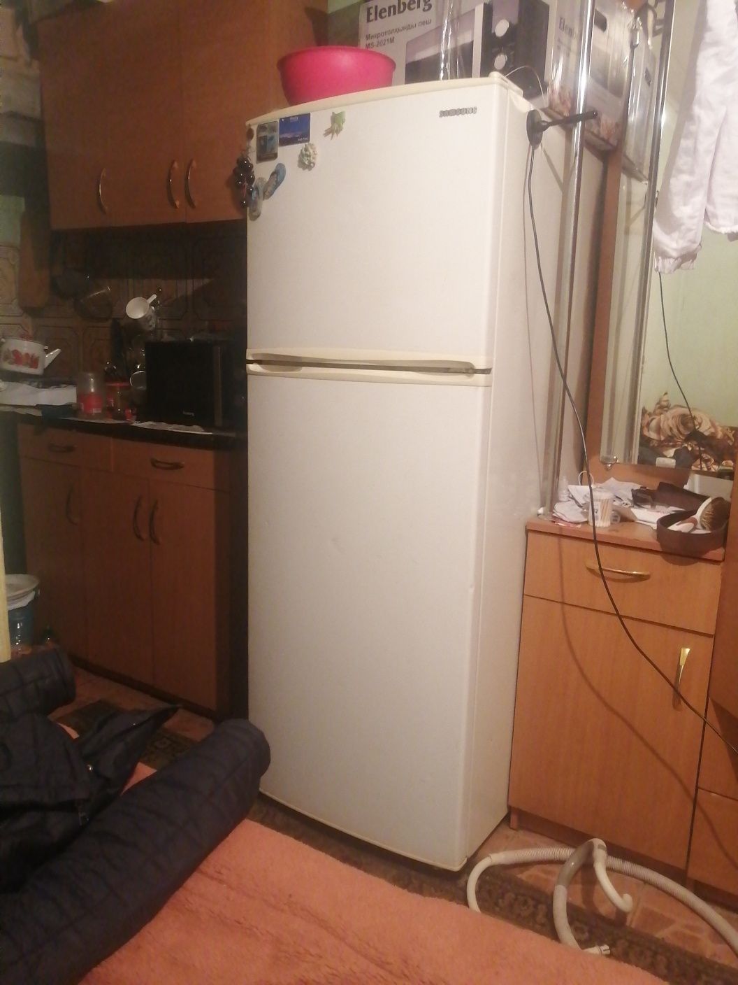Продам срочно холодильник, Микраволновая печь и обогреватель hundai