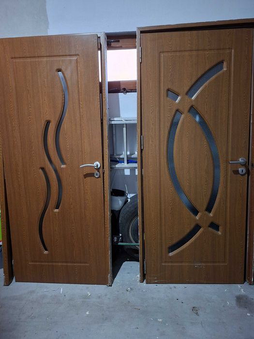 Vand 2 usi de interior