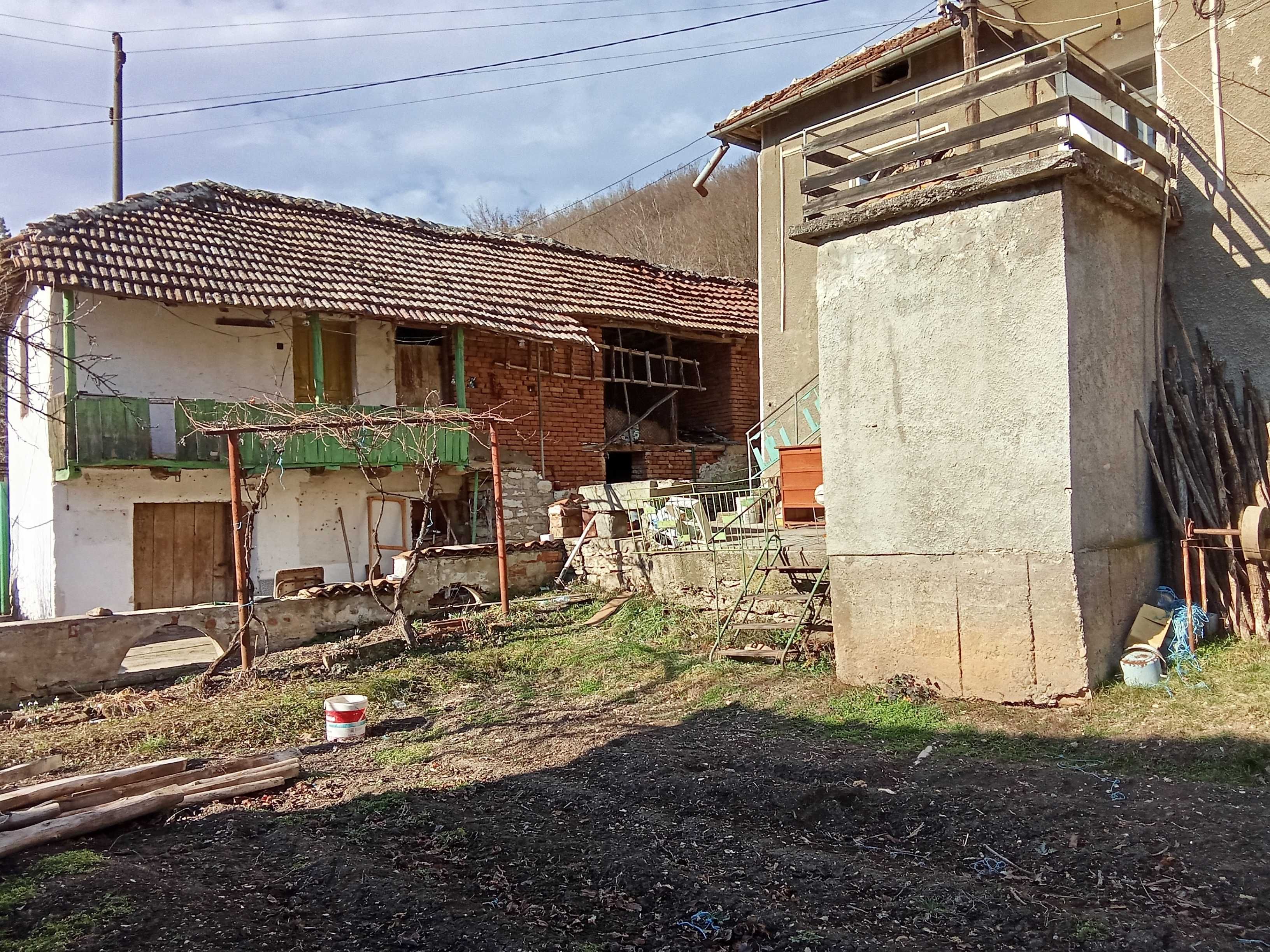 Имот с красива панорама към природата