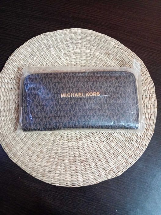Дамско портмоне MK последни бройки!