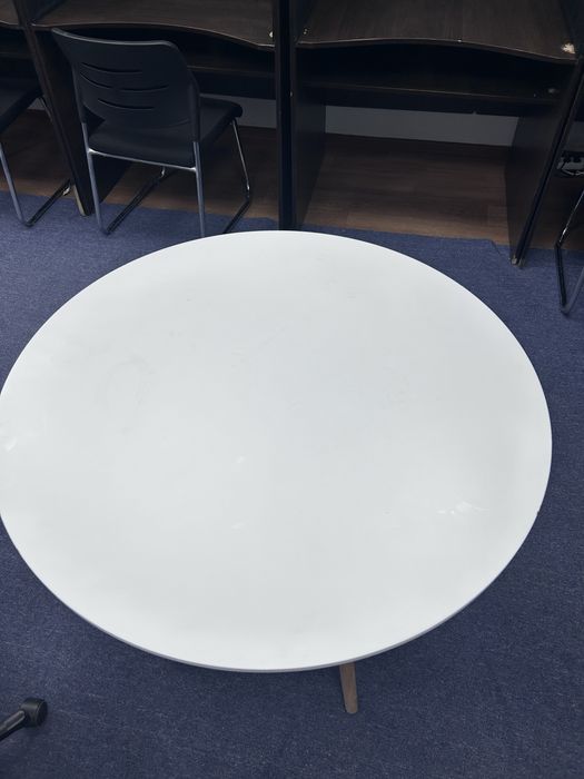 Продам круглый стол