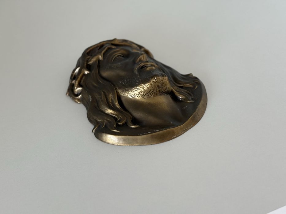 Urna de perete/tablou in relief din bronz cu Mantuitorul Iisus Hristos