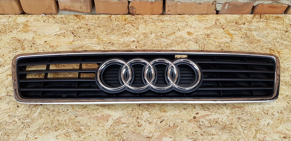 Grila Capota Audi A6 4B C5 Cod: 4B0853651B