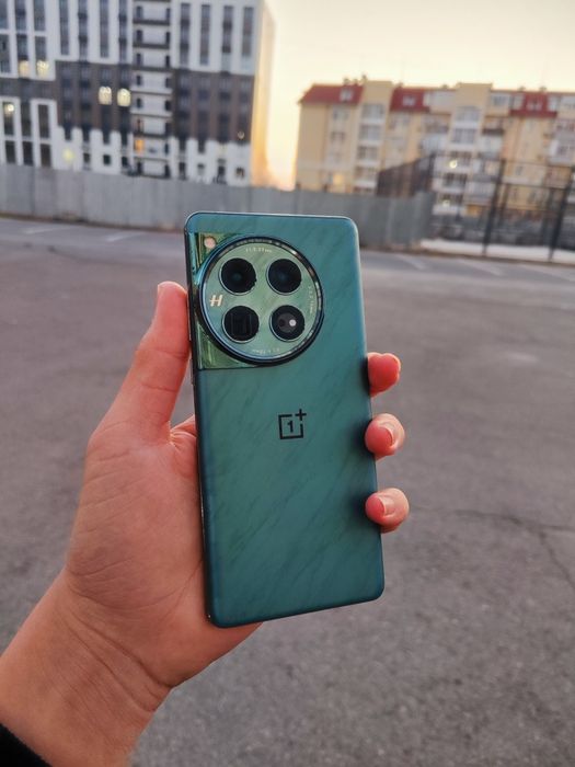 Oneplus 12 срочн!!!