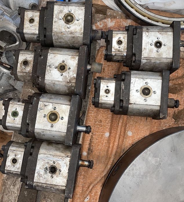 Pompe hidraulice duble cu roti dintate noi originale