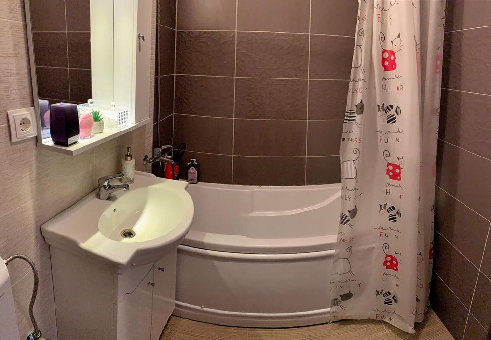 Apartament 3 camere, Subcetate