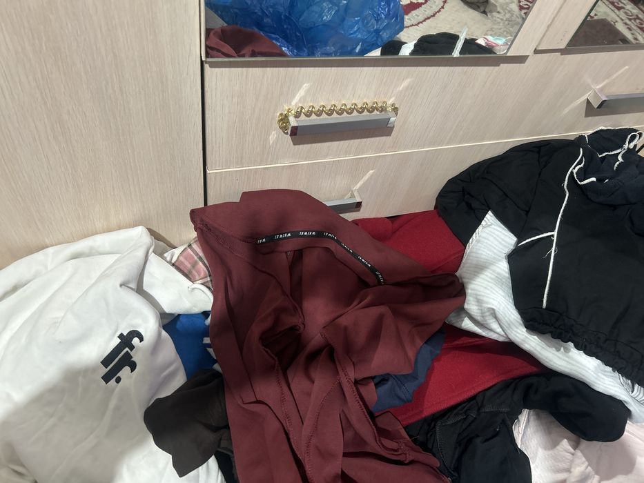 Целый пакет вещей в хорошем состояний