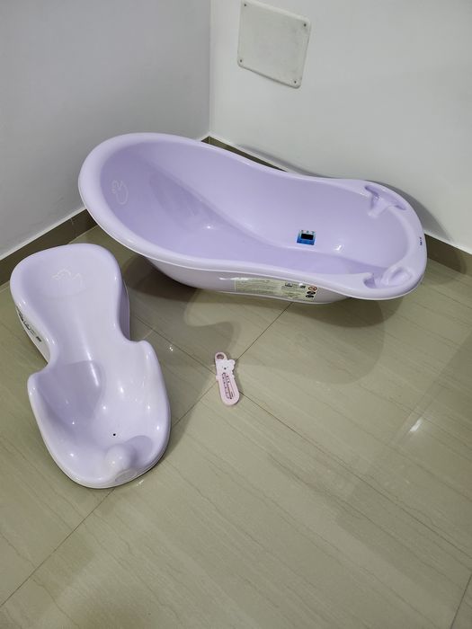 Cadă bebe cu suport și termometru