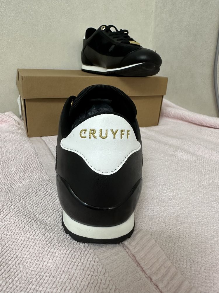 Кроссовки Cruyff