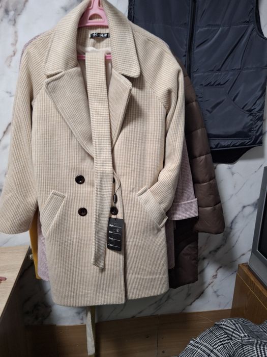 Продам пуховики зимние новые.р  50 пиджаки