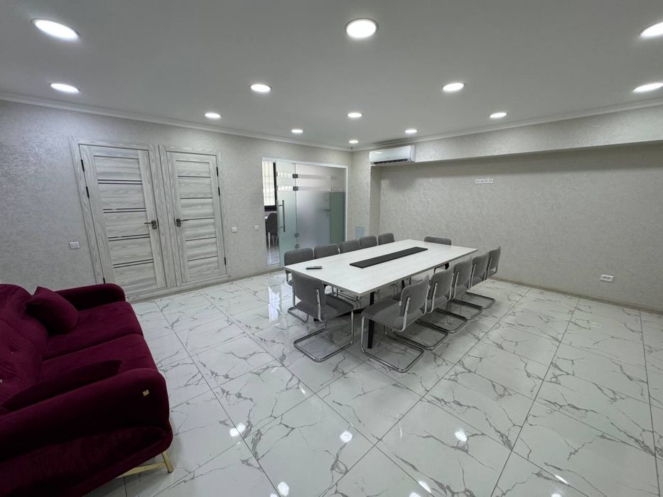 Аренда под Офис Ориентир Алайский базар  100м2 1600$ торг